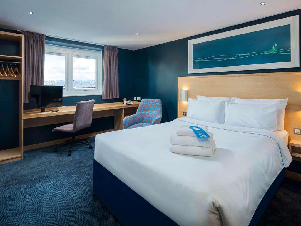 Travelodge Bristol Central Anchor Road Стая снимка