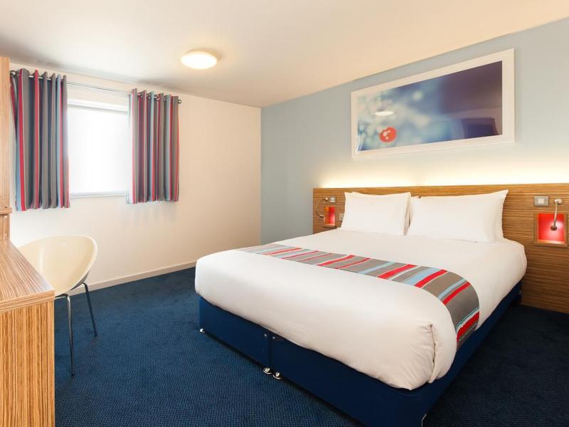 Travelodge Bristol Central Anchor Road Екстериор снимка