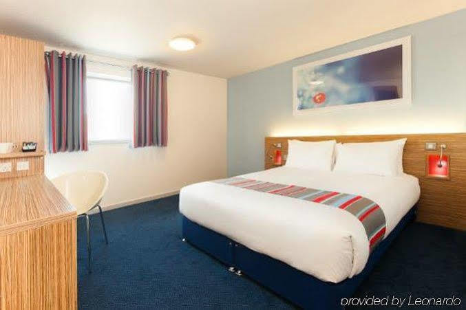 Travelodge Bristol Central Anchor Road Екстериор снимка