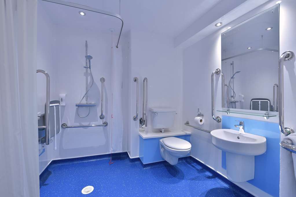 Travelodge Bristol Central Anchor Road Стая снимка