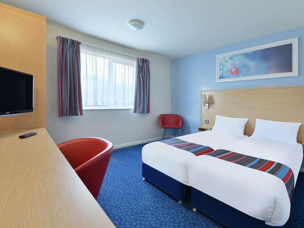 Travelodge Bristol Central Anchor Road Стая снимка